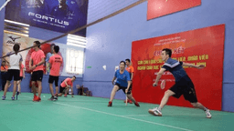 Tham gia thi đấu Giải cầu lông ngành Giáo dục và Đào tạo quận Ba Đình