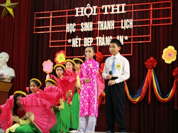 Hội thi “Học sinh thanh lịch”