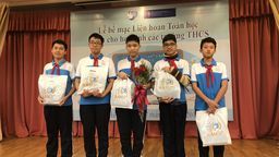 Tham gia Festival Toán học Nga