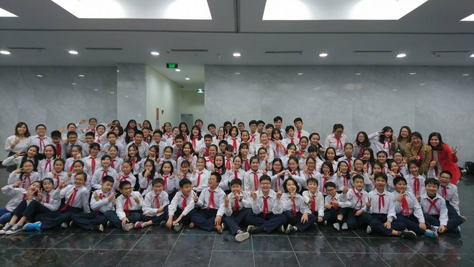 Học sinh Phan Chu Trinh tham gia chương trình “Việt Nam 2017- Vũ khúc ánh sáng”