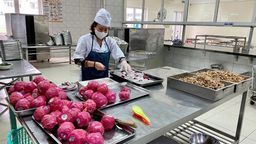 Phối hợp với Hội cha mẹ học sinh đảm bảo vệ sinh an toàn thực phẩm bếp ăn bán trú