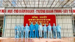 Trường THCS Phan Chu Trinh tổ chức điểm chờ cho cha mẹ học sinh đưa con đi thi vào lớp 10 THPT ngày 12,13/06/2021