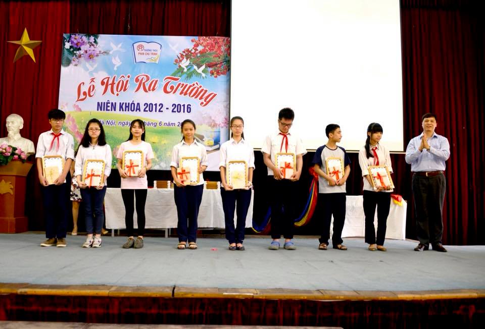 Lễ ra trường của học sinh lớp 9