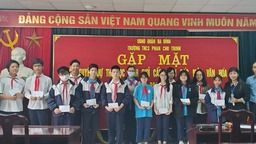 Gặp mặt đội tuyển dự thi học sinh giỏi cấp Quận