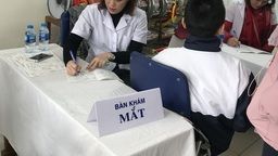 Khám sức khỏe cho học sinh