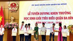 Lễ tuyên dương khen thưởng học sinh giỏi tiêu biểu quận Ba Đình