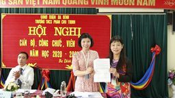 Trường THCS Phan Chu Trinh tổ chức Hội nghị cán bộ, công chức, viên chức năm học 2020 - 2021