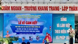 Lễ kí cam kết thực hiện Luật An toàn giao thông đường bộ,  an ninh, an toàn, vệ sinh môi trường, phòng chống dịch bệnh