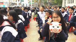 "Lợn no giúp bạn"