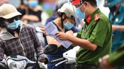 Công văn 2562/UBND-KT của UBND Thành phố Hà Nội về việc siết chặt việc cấp và sử dụng Giấy đi đường