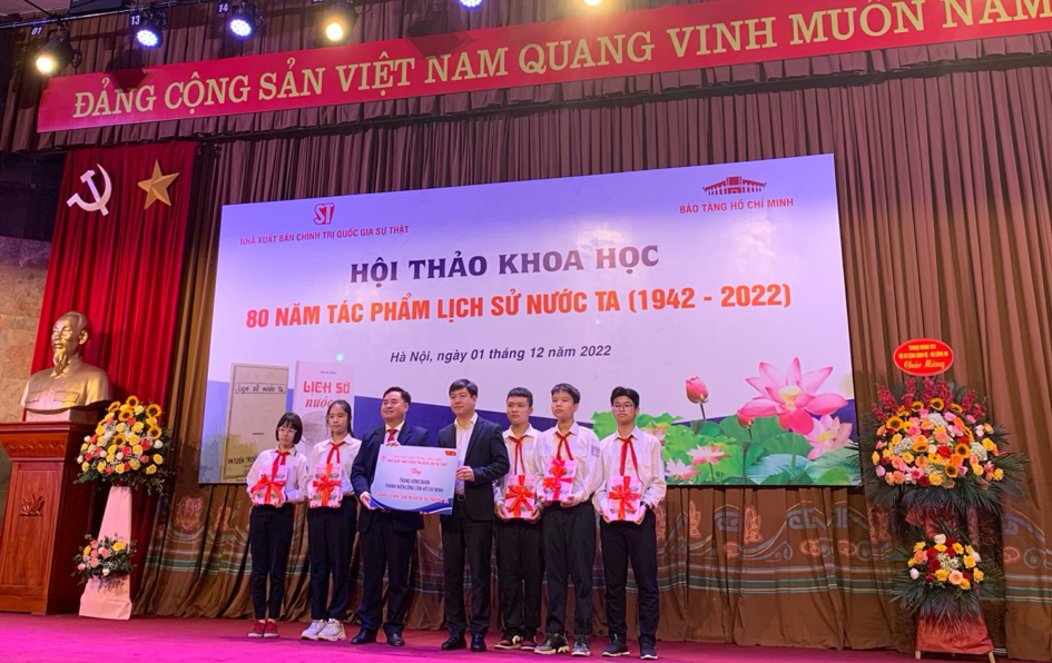 Học sinh tham dự Hội thảo Khoa học 80 năm tác phẩm Lịch sử nước ta (1942 – 2022)