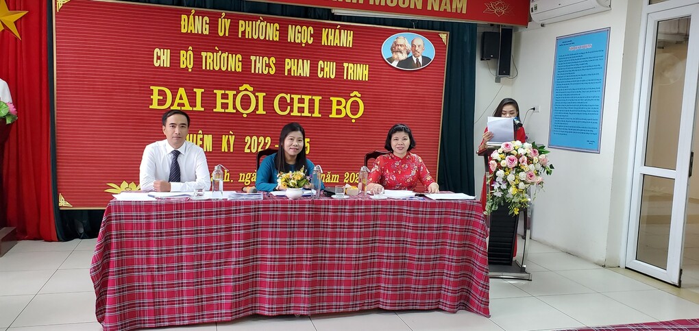 Đại hội Chi bộ trường THCS Phan Chu Trinh nhiệm kỳ 2022- 2025: Dân chủ- Sáng tạo-Bứt phá.