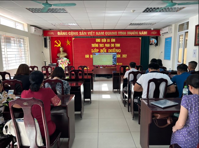 Trường THCS Phan Chu Trinh tham gia “Lớp bồi dưỡng giáo dục lý luận chính trị hè năm 2022”