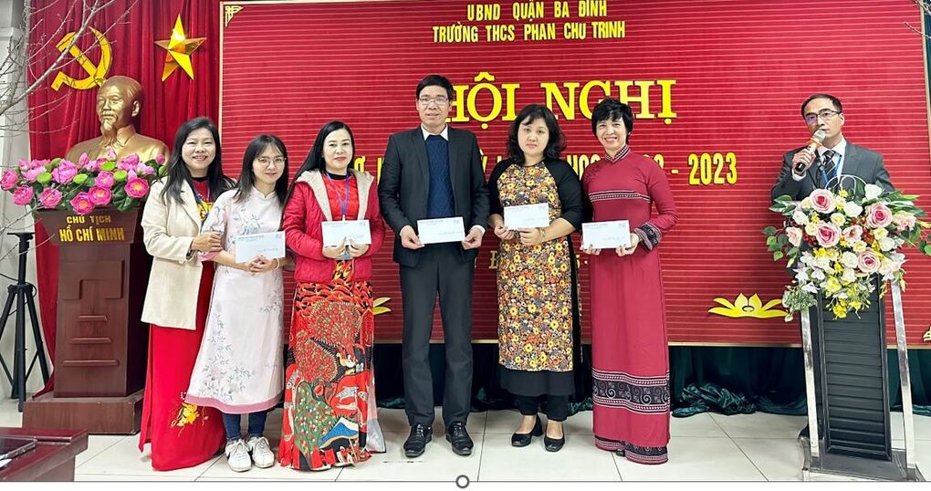 Trường THCS Phan Chu Trinh tổ chức Hội nghị sơ kết học kì I năm học 2022-2023