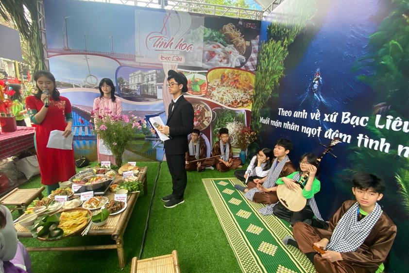 Niềm vui giải Nhất Hội trại Bản sắc phương Nam