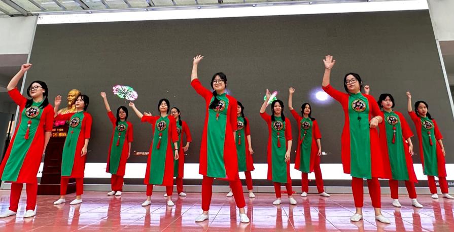 Ngôi trường yêu dấu nơi chúng tôi trưởng thành và khôn lớn!