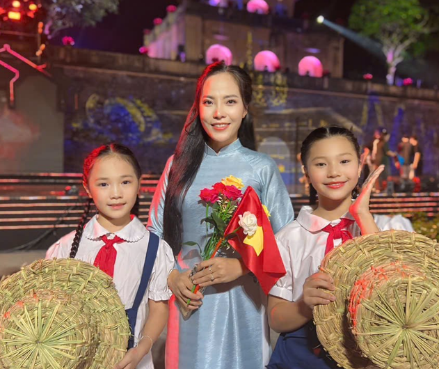 Cô giáo và học sinh trường THCS Phan Chu Trinh tỏa sáng trong chương trình "Hà Nội - Bản hùng ca phố"