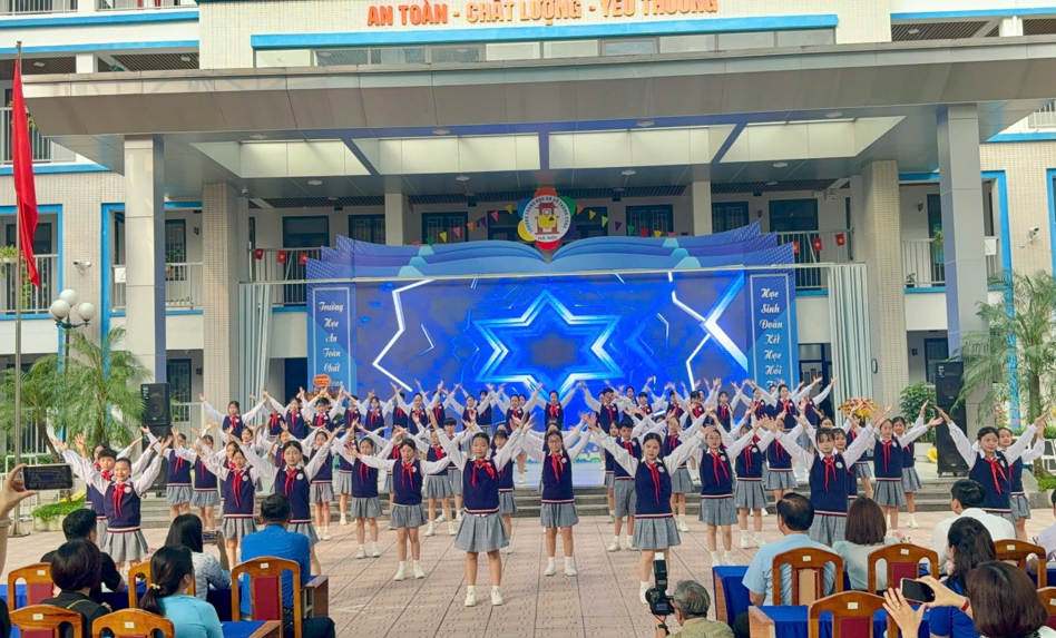 Trường THCS Phan Chu Trinh tham dự ngày hội “Tôi yêu Hà Nội”