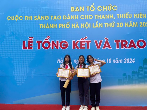 Hân hoan nhận giải thưởng “Cuộc thi sáng tạo dành cho thanh, thiếu niên và nhi đồng thành phố Hà Nội lần thứ 20 năm 2024”