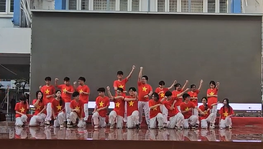 Tiết mục dự thi dân vũ- Lớp 9A4