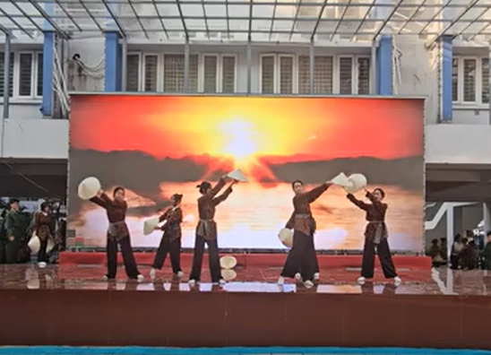 Tiết mục dự thi dân vũ - Lớp 9A1