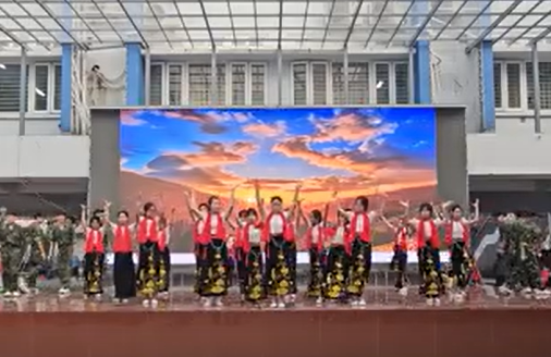 Tiết mục dự thi dân vũ - Lớp 9A5