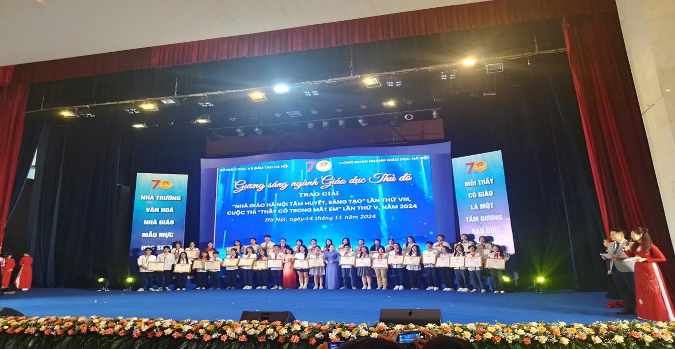 Người thắp sáng ước mơ - Thầy cô trong mắt em