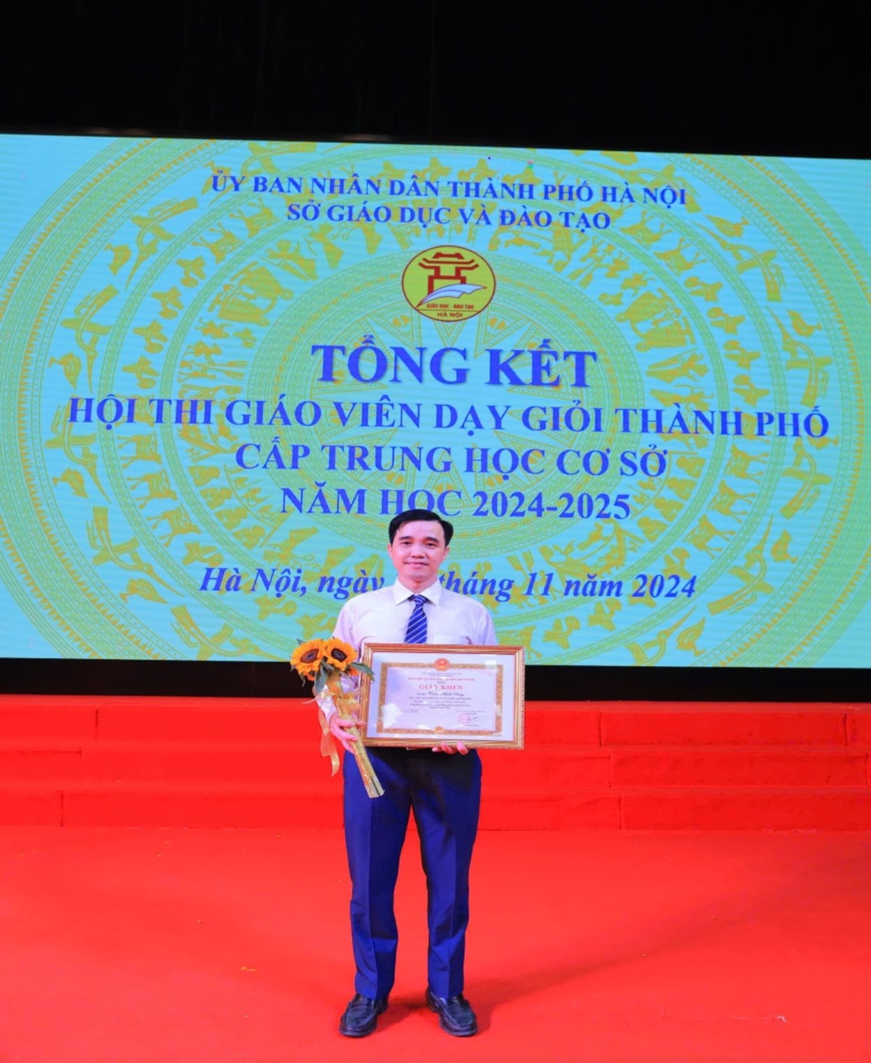 Trồng cây tri thức, hái quả vinh quang