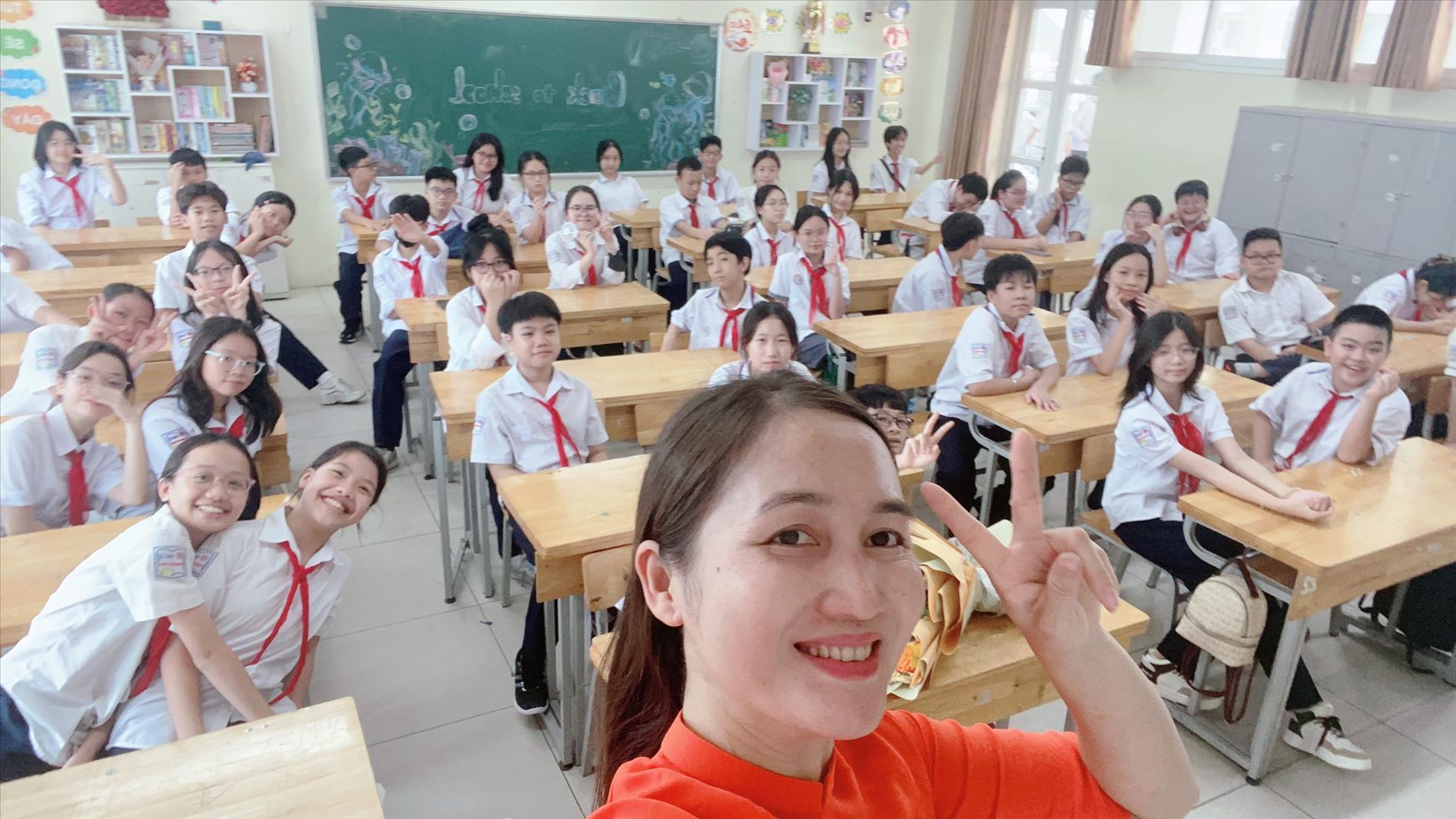 Cuộc thi ảnh "Thầy, cô trong trái tim em": 7A10- Những chuyến đi vui vẻ