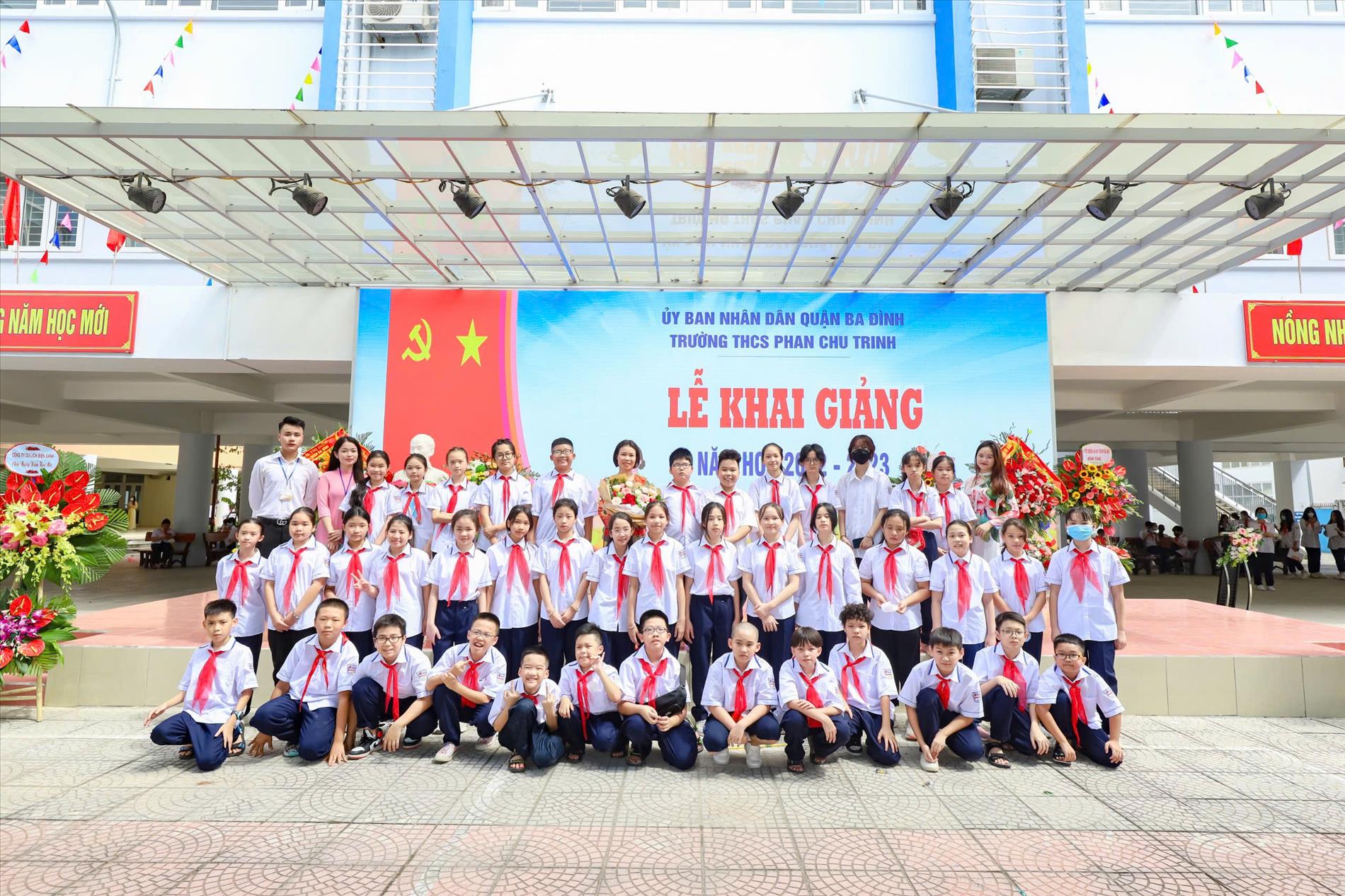 Cuộc thi ảnh "Thầy cô trong trái tim em": Lớp 8A4- Lớp học hạnh phúc