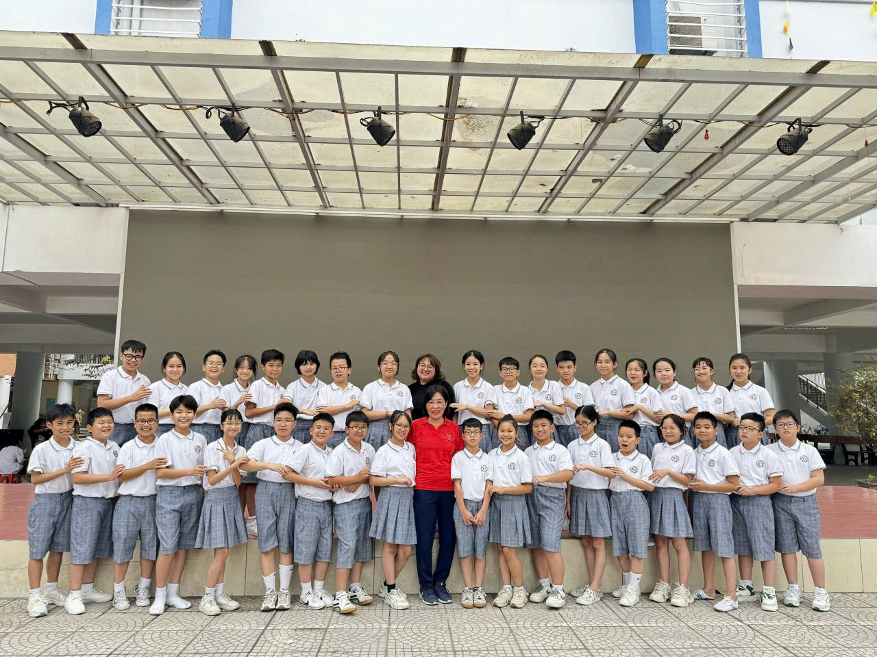 Cuộc thi ảnh "Thầy cô trong trái tim em": Lớp 7A11- Những tiết học đầu tiên