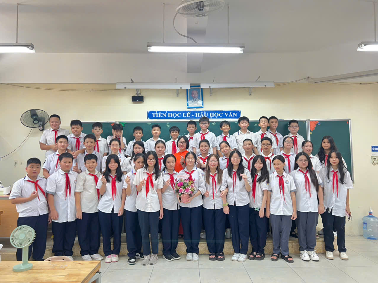 Cuộc thi ảnh "Thầy cô trong trái tim em": Lớp 7A2- Mong khởi đầu rực rỡ