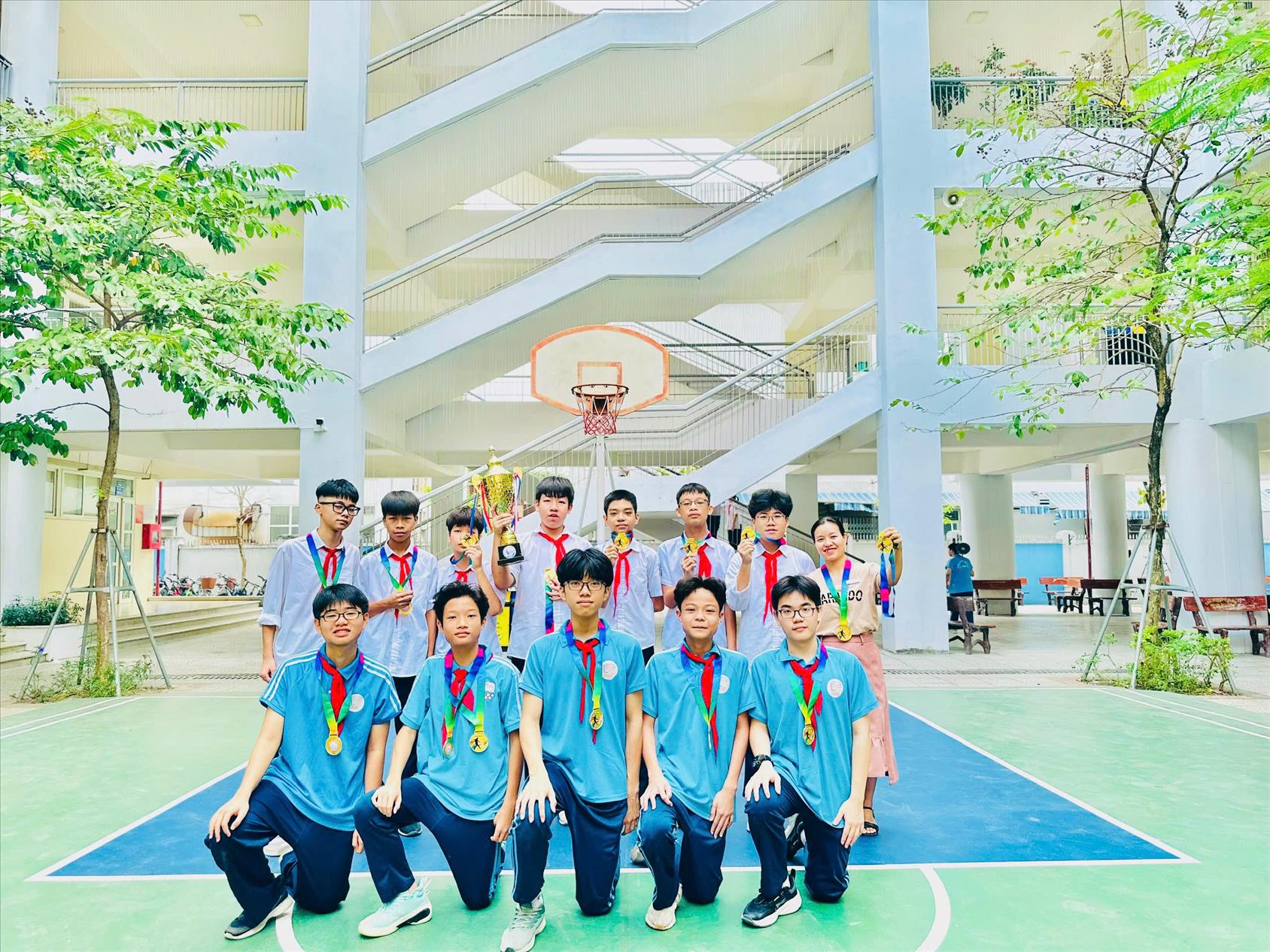 Cuộc thi ảnh "Thầy cô trong trái tim em": Lớp 9A7- Tự hào tỏa sáng
