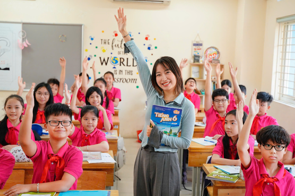 Cuộc thi ảnh "Thầy, cô trong trái tim em" - Lớp 6A2- Nơi nụ cười luôn nở trên môi