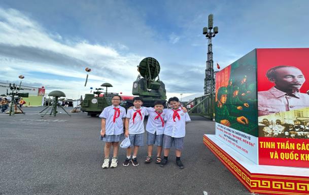 Tổ quốc mãi trong tim