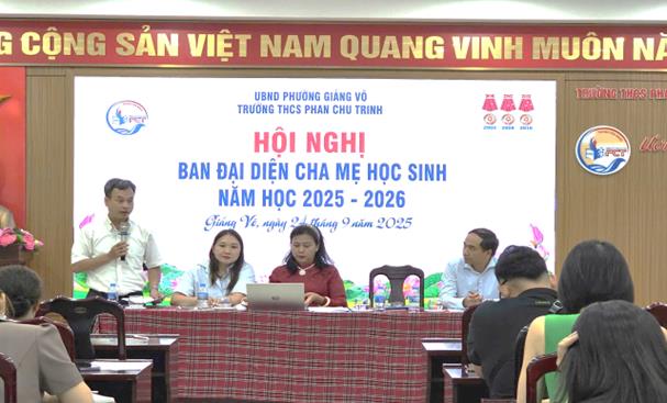 Trường THCS Phan Chu Trinh tổ chức Hội nghị Ban đại diện cha mẹ học sinh các lớp năm học 2025 – 2026