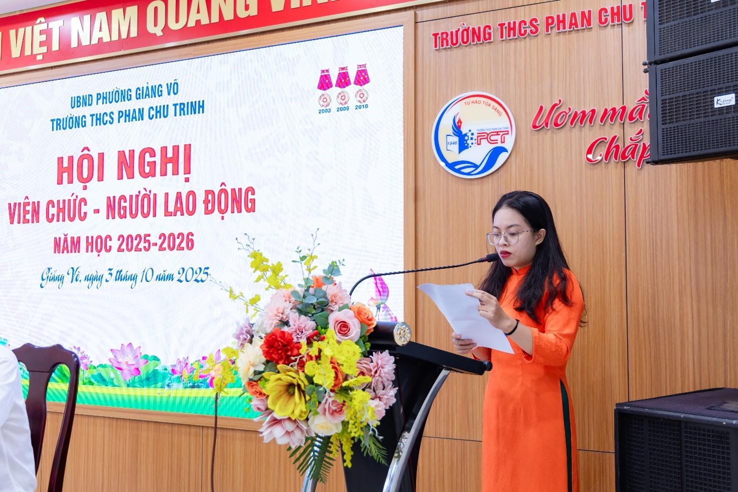 Đoàn kết- Dân chủ- Đổi mới- Sáng tạo: Hội nghị viên chức- người lao động năm học 2025- 2026 trường THCS Phan Chu Trinh