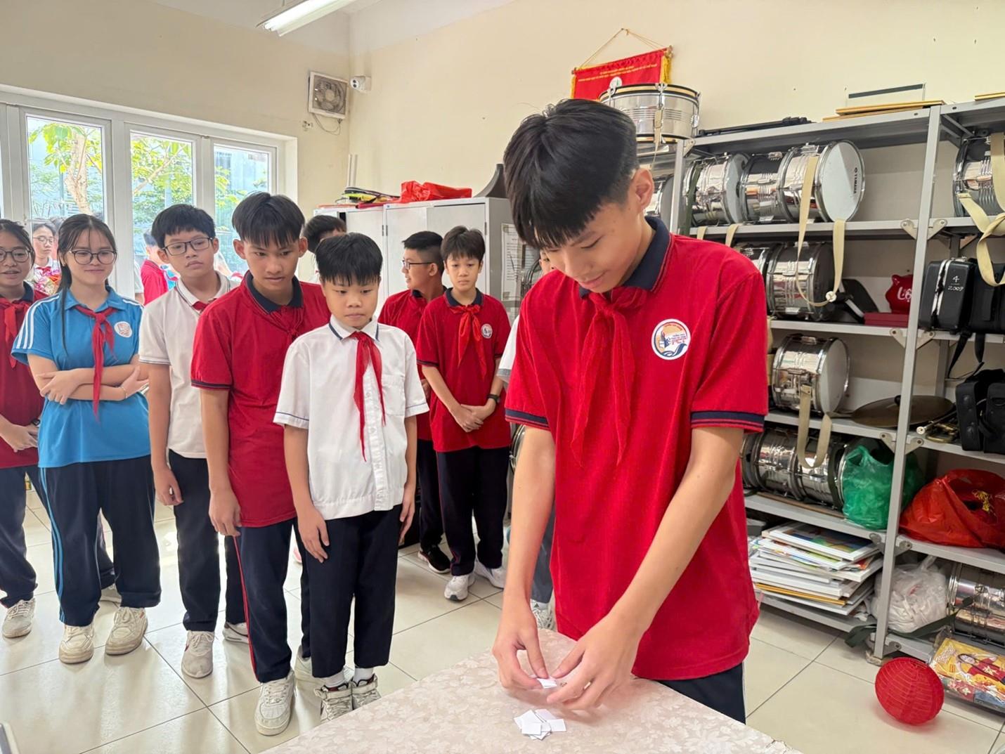 ​Hồi hộp, háo hức: Trường THCS Phan Chu Trinh tổ chức bốc thăm giải bóng đá, bóng rổ cấp trường dành cho khối 8,9 năm học 2025- 2026