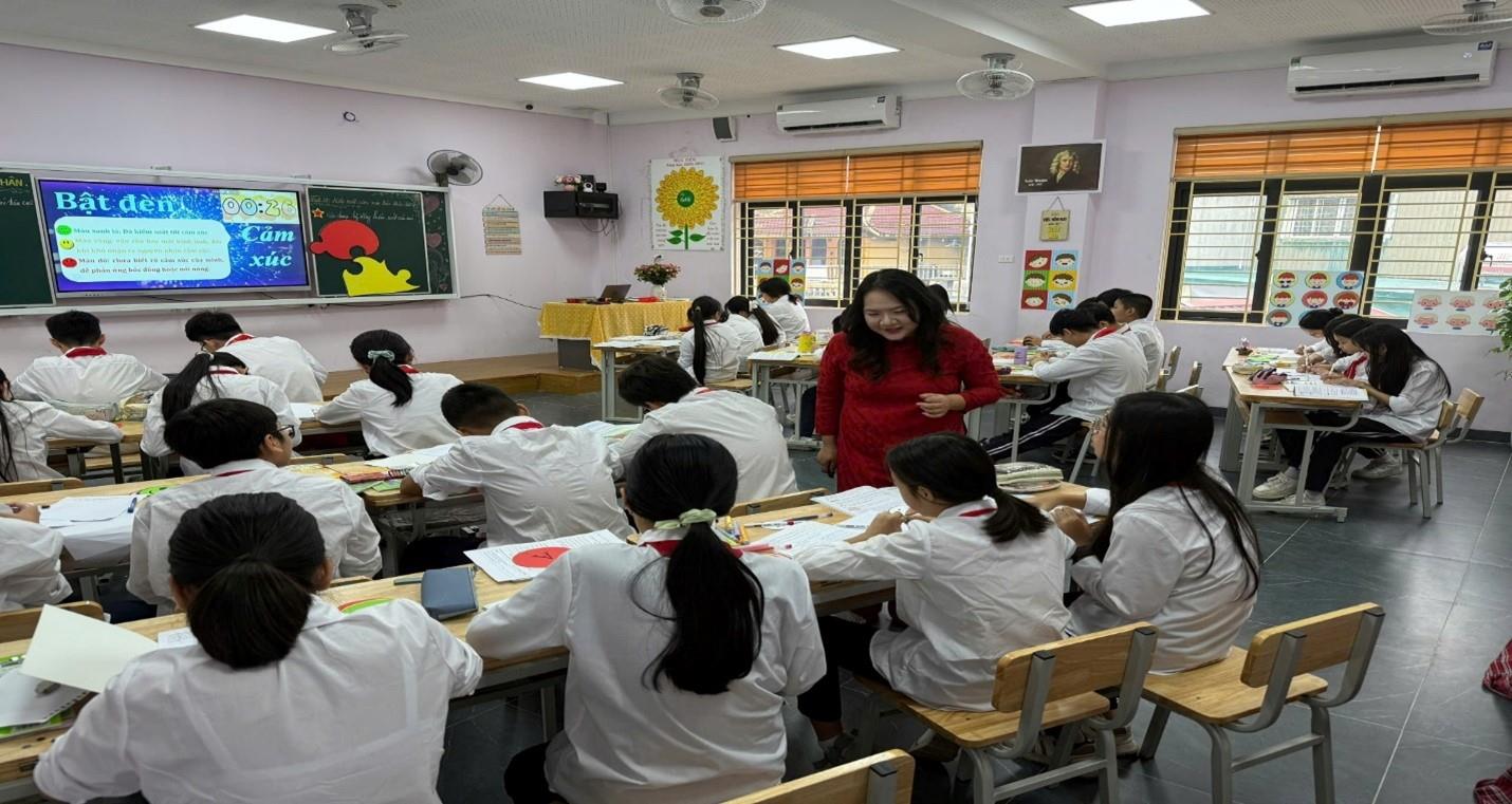 Tỏa sáng tại Hội thi Giáo viên dạy giỏi cấp Thành phố: Cô Nghiêm Hồng Nhung lan tỏa thông điệp "Làm chủ cảm xúc - Sống tích cực"