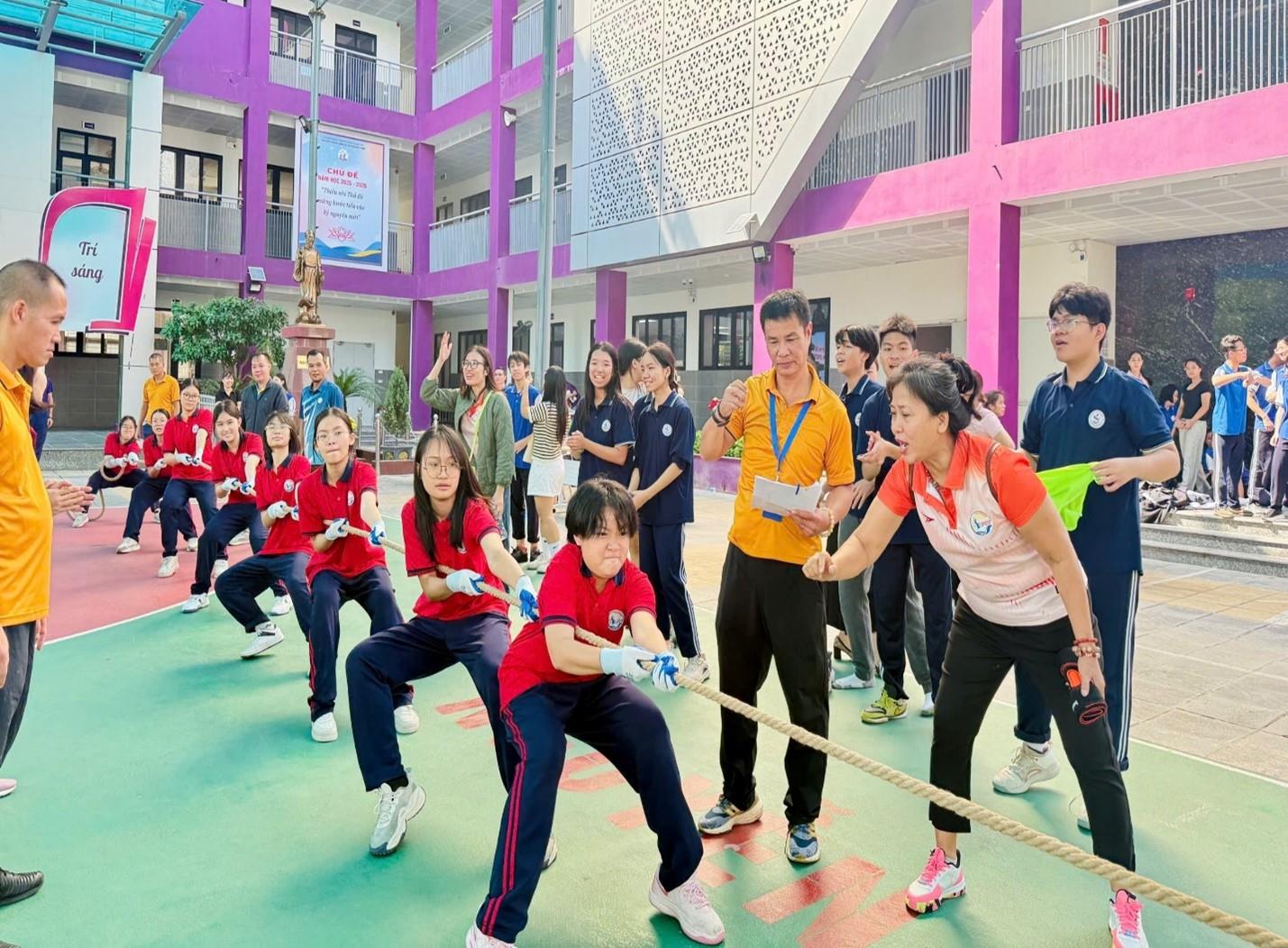 "Đoàn kết - Quyết tâm": Tinh thần làm nên Giải Ba của Kéo co nữ Phan Chu Trinh