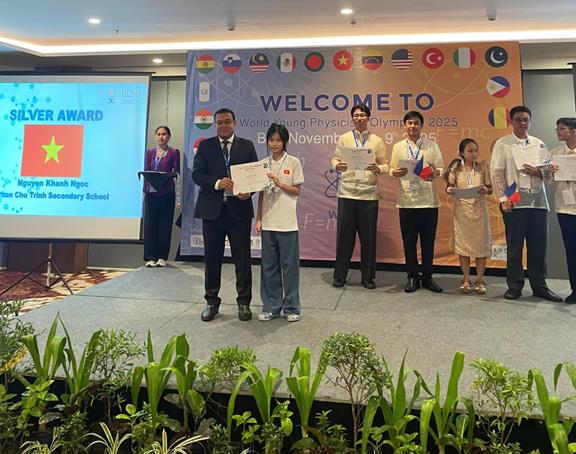 Thành tích ấn tượng của học sinh Trường THCS Phan Chu Trinh tại Kỳ thi World Young Physicists' Olympiad- WYPO 2025
