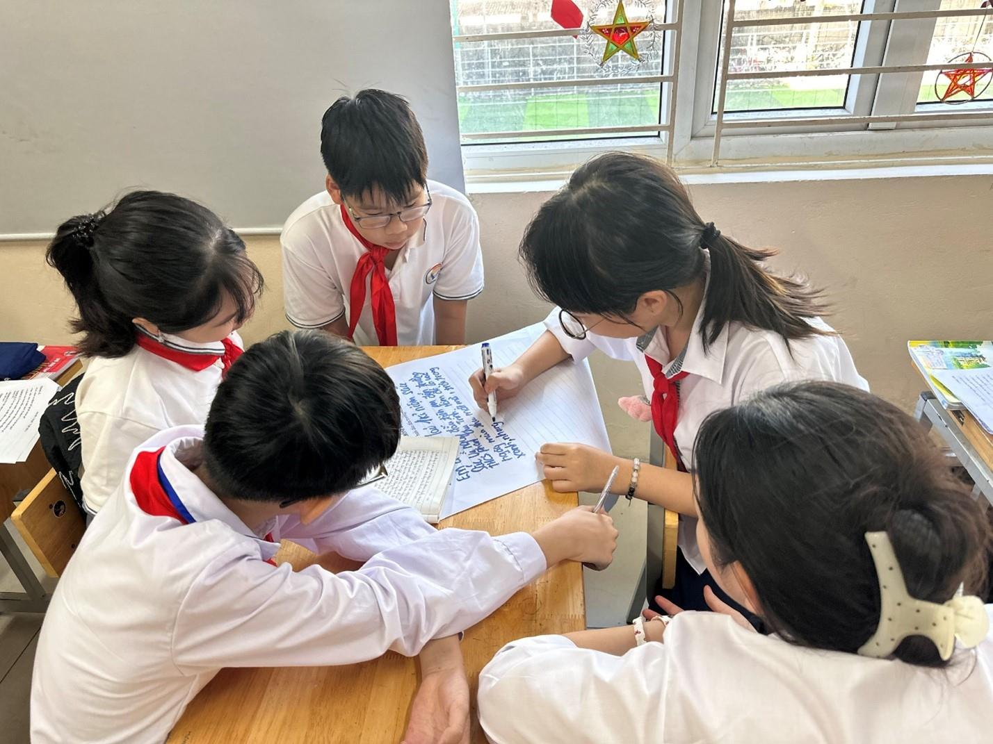 Hành trình chạm đến kỉ niệm, tiết học Văn cảm xúc của cô giáo Minh Thanh