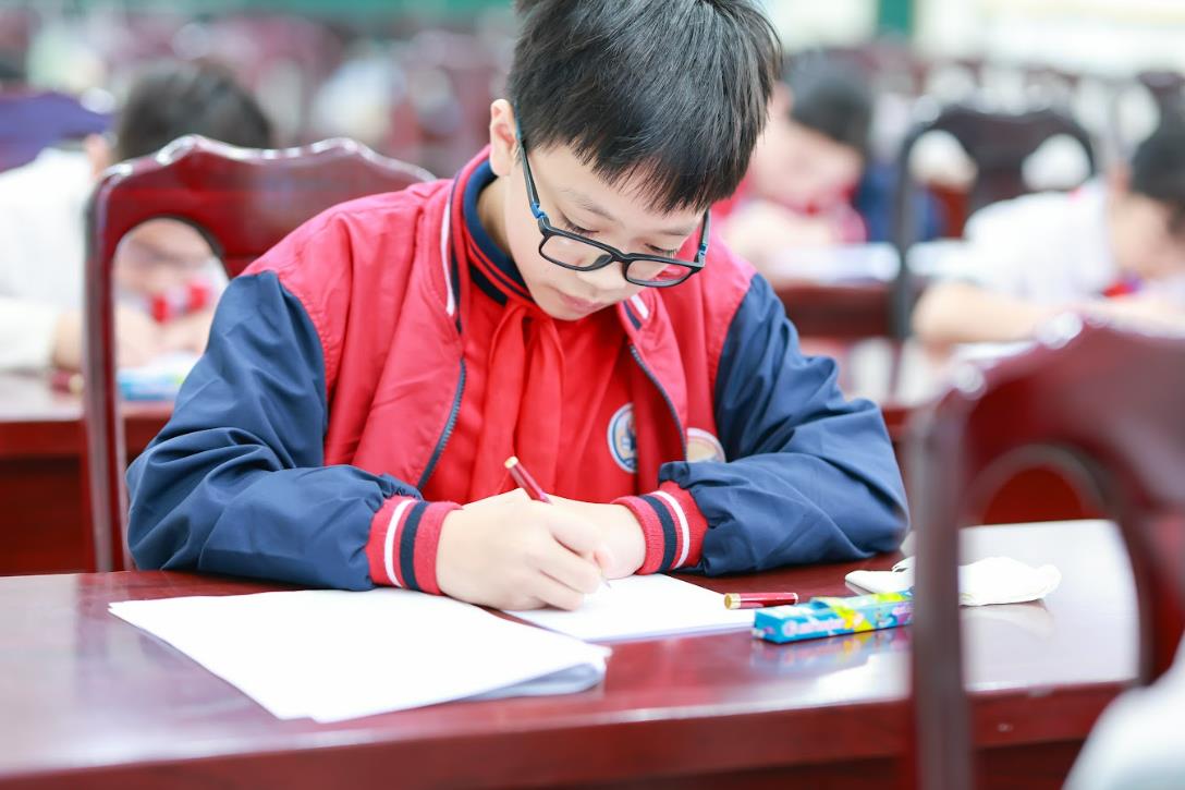 Rạng rỡ tài năng viết chữ đẹp trong hội thi “Nét chữ, nết người”