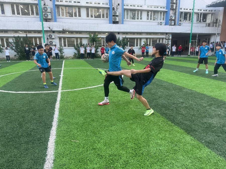 Giải bóng đá khối 8 – trận bán kết: 8A6-8A10