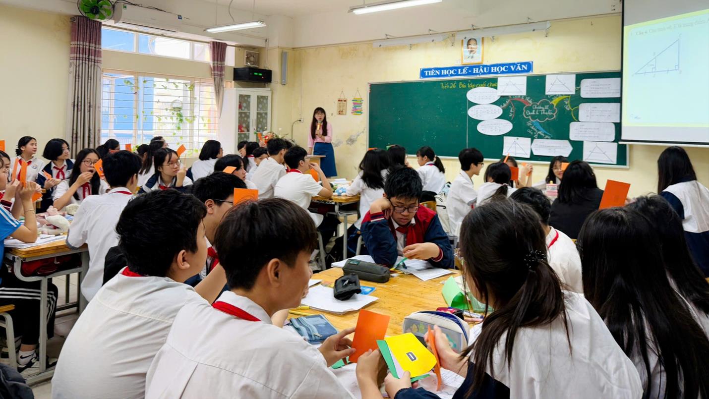 Tăng cường năng lực Hình học qua tiết ôn tập chương