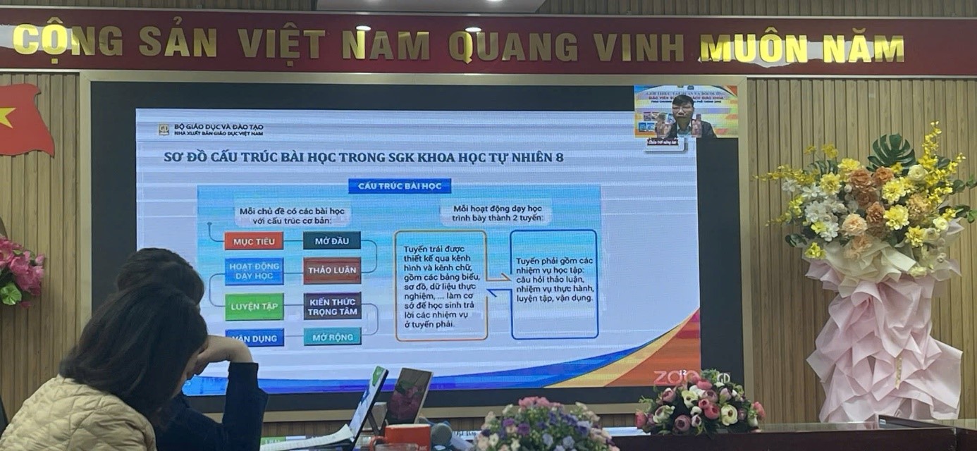 Hội nghị giới thiệu sách giáo khoa bổ sung