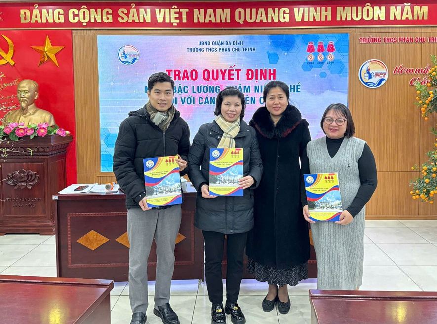 Xuân mới, niềm vui mới.