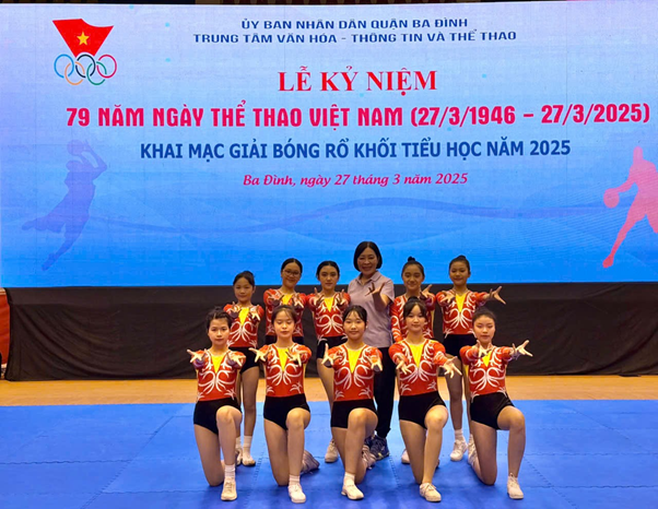 Đội tuyển Aerobic trường THCS Phan Chu Trinh tỏa sáng tại Lễ kỷ niệm 79 năm Ngày Thể thao Việt Nam quận Ba Đình