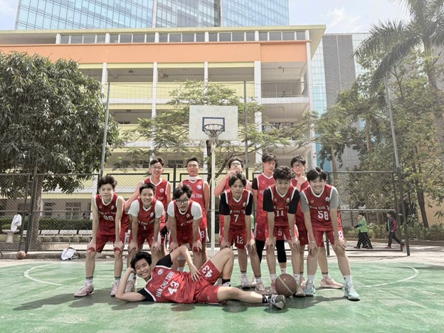 Đội bóng rổ trường THCS Phan Chu Trinh rực lửa tại Giải thể thao học sinh Ba Đình