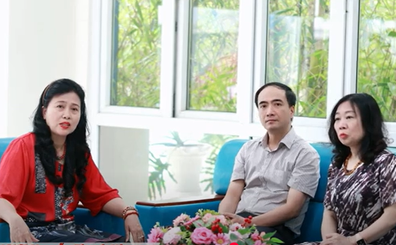 Các thầy cô Ban giám hiệu gửi những lời thân yêu tới học sinh Khối 9 niên khóa 2021-2025.